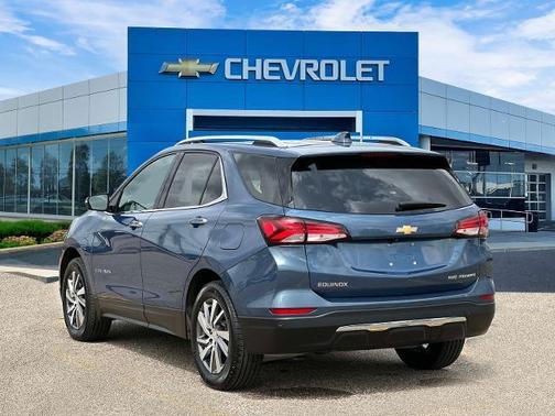 Lakeshore Blue Metallic 2024 Chevrolet Equinox Premier