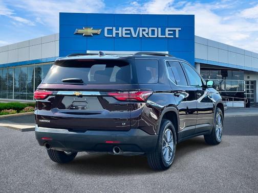 Black Cherry Metallic 2023 Chevrolet Traverse LT Leather