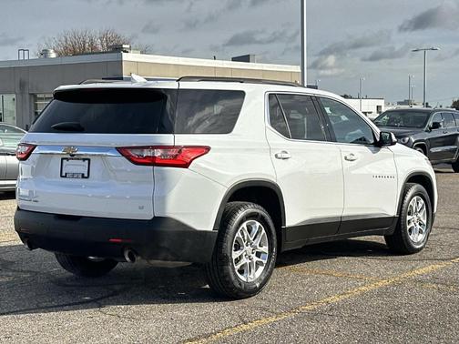2021 Chevrolet Traverse LT Leather