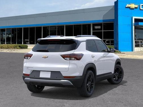 Summit White 2026 Chevrolet Trailblazer LT