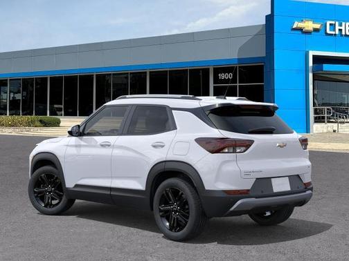 Summit White 2026 Chevrolet Trailblazer LT