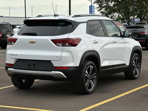 Summit White 2024 Chevrolet Trailblazer LT