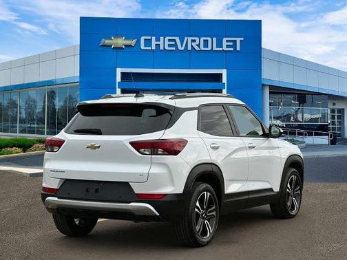 Summit White 2024 Chevrolet Trailblazer LT