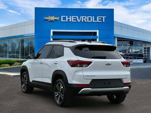 Summit White 2024 Chevrolet Trailblazer LT