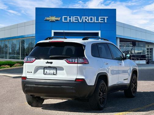 Bright White Clearcoat 2023 Jeep Cherokee Altitude Lux