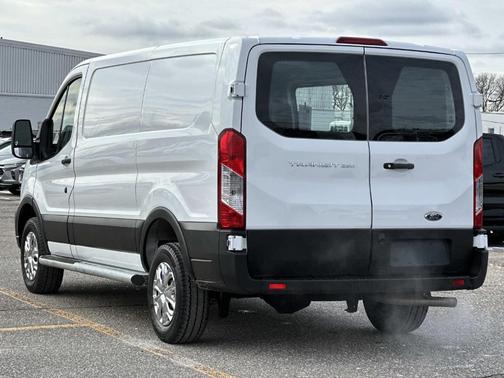 2024 Ford Transit-250 