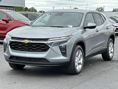 Sterling Gray Metallic 2024 Chevrolet Trax LS