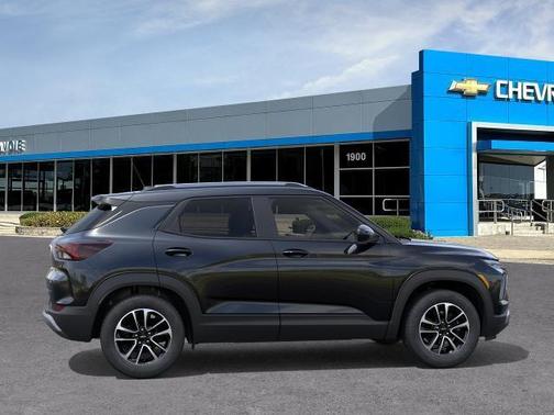 Mosaic Black Metallic 2026 Chevrolet Trailblazer LT