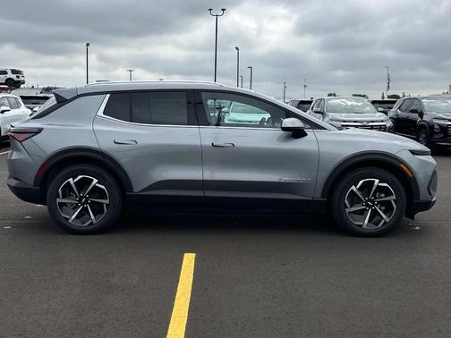 Sterling Gray Metallic 2026 Chevrolet Equinox EV LT 2