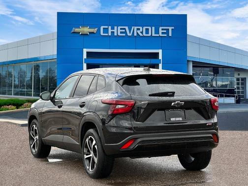 Mosaic Black Metallic 2024 Chevrolet Trax 1RS