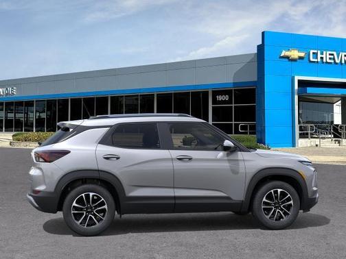 Sterling Gray Metallic 2026 Chevrolet Trailblazer LT
