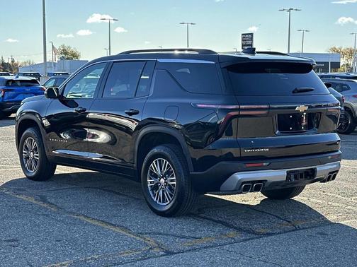 2024 Chevrolet Traverse LT
