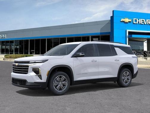 Summit White 2026 Chevrolet Traverse LT