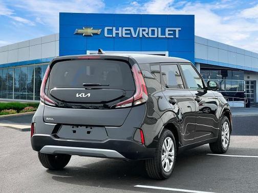 Fusion Orange 2023 Kia Soul LX