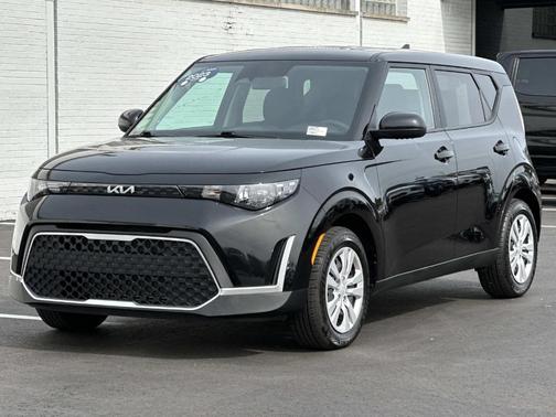 Fusion Orange 2023 Kia Soul LX