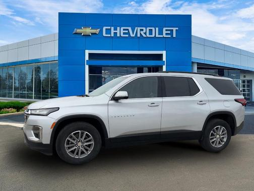2022 Chevrolet Traverse LT Cloth