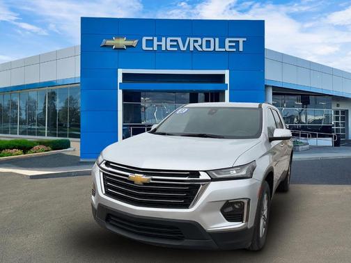 2022 Chevrolet Traverse LT Cloth