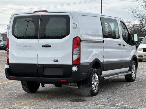 2024 Ford Transit-250 