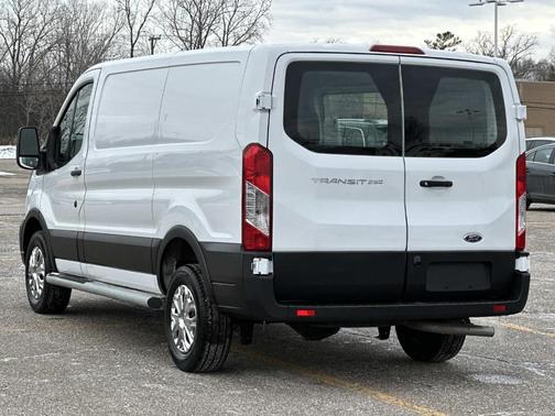 2024 Ford Transit-250 