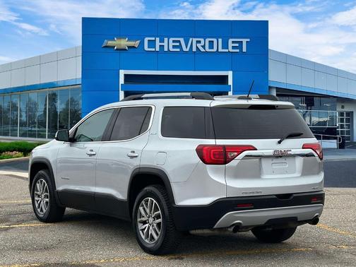 Quicksilver Metallic 2017 GMC Acadia SLE-2