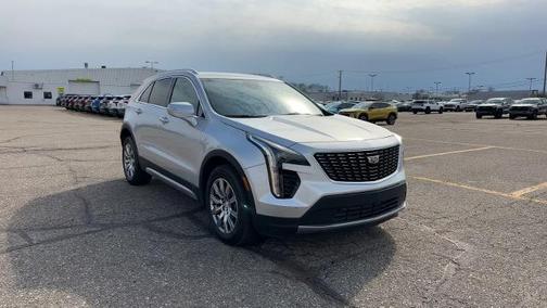 2022 Cadillac XT4 Premium Luxury