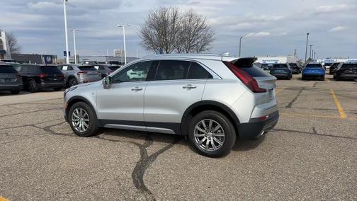2022 Cadillac XT4 Premium Luxury