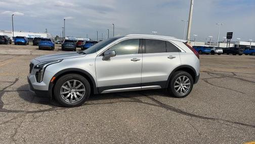 2022 Cadillac XT4 Premium Luxury