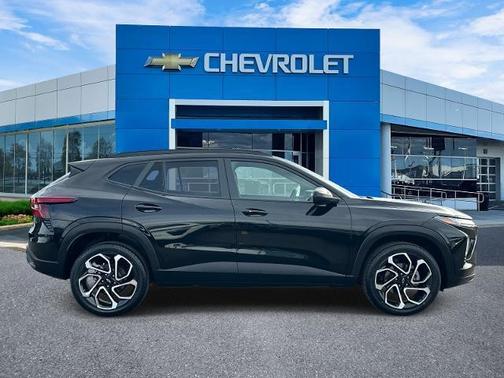 Mosaic Black Metallic 2025 Chevrolet Trax 2RS