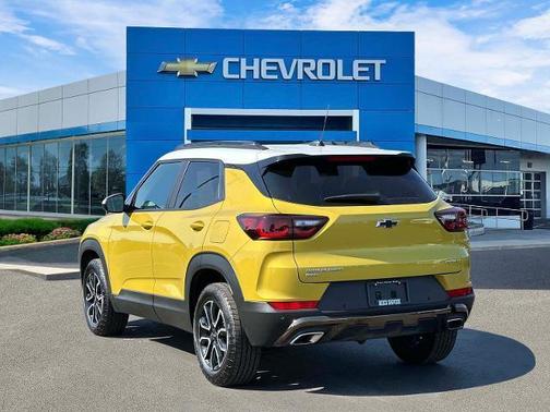 Nitro Yellow 2025 Chevrolet Trailblazer ACTIV