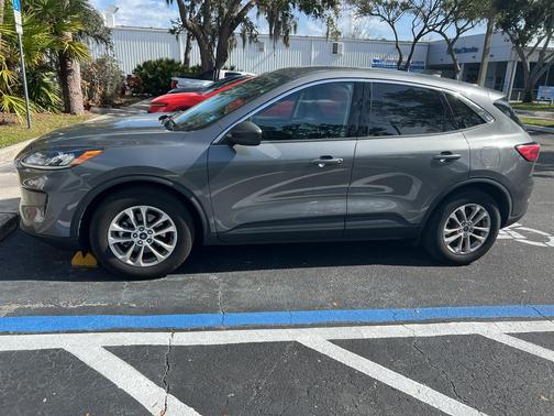2022 Ford Escape SE