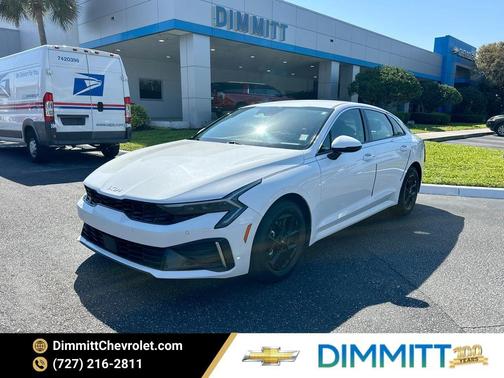 Snow White Pearl 2025 Kia K5 LXS