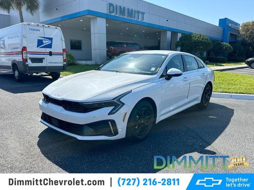 Snow White Pearl 2025 Kia K5 LXS