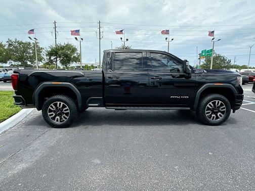 Onyx Black 2022 GMC Sierra 2500 AT4