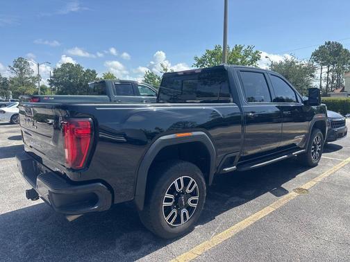 Onyx Black 2022 GMC Sierra 2500 AT4