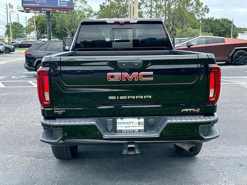 Onyx Black 2022 GMC Sierra 2500 AT4