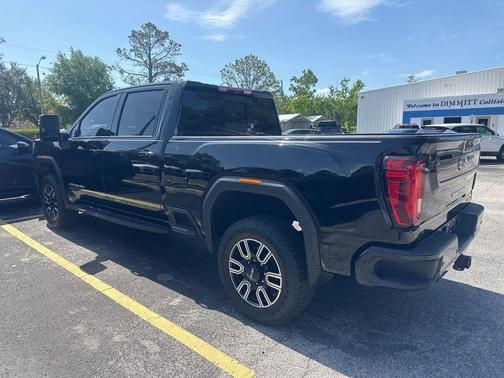 Onyx Black 2022 GMC Sierra 2500 AT4