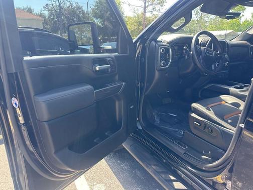 Onyx Black 2022 GMC Sierra 2500 AT4