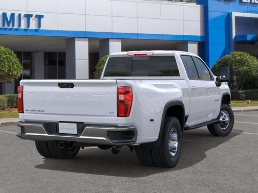 Summit White 2026 Chevrolet Silverado 3500 LT