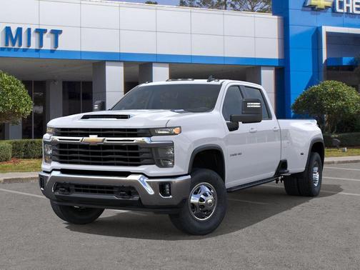 Summit White 2026 Chevrolet Silverado 3500 LT