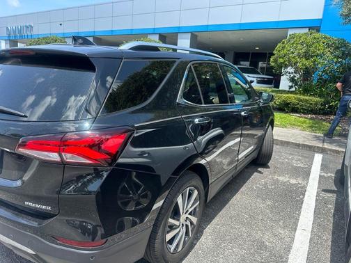Mosaic Black Metallic 2023 Chevrolet Equinox Premier