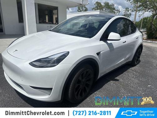 Pearl White Multi 2024 Tesla Model Y Standard Range