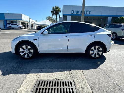 Pearl White Multi-Coat 2021 Tesla Model Y Long Range