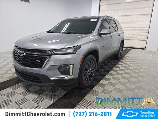 Sterling Gray Metallic 2023 Chevrolet Traverse RS