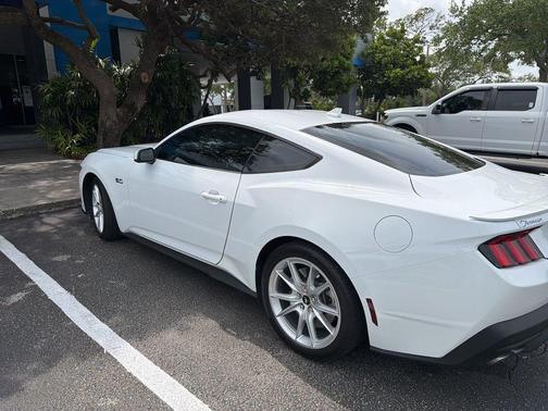 Oxford White 2024 Ford Mustang GT Premium