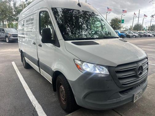 Arctic White 2021 Mercedes-Benz Sprinter 2500 144 WB