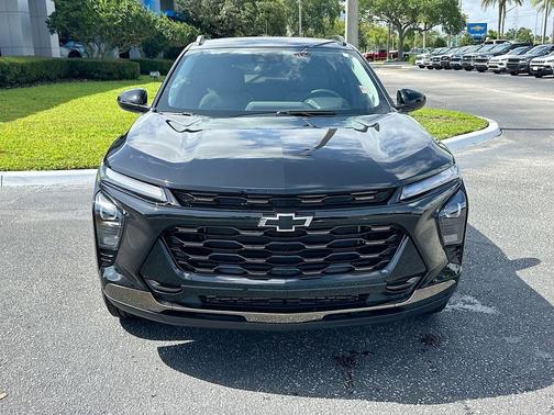 Mosaic Black Metallic 2026 Chevrolet Trax ACTIV