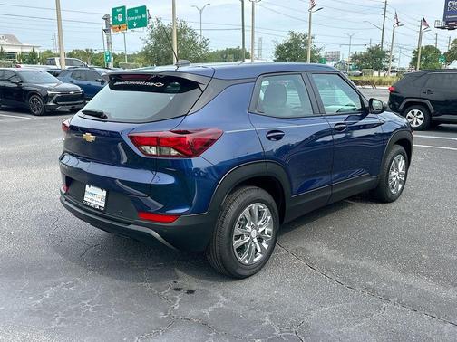 Blue Glow Metallic 2023 Chevrolet Trailblazer LS