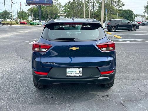 Blue Glow Metallic 2023 Chevrolet Trailblazer LS