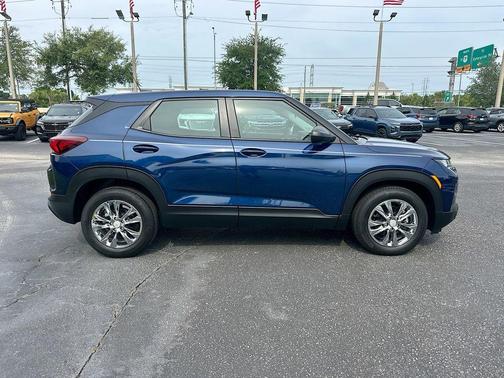Blue Glow Metallic 2023 Chevrolet Trailblazer LS