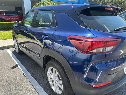 Blue Glow Metallic 2023 Chevrolet Trailblazer LS